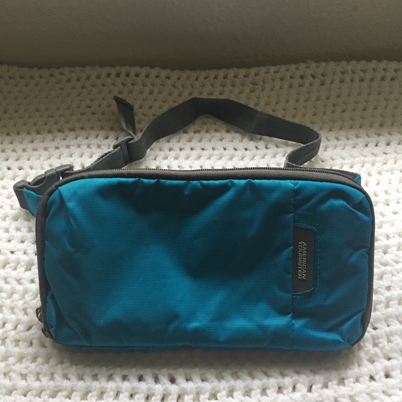 american tourister passport bag